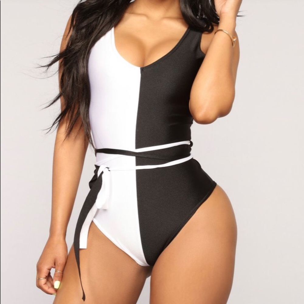 Fashion Nova One piece bathing suit